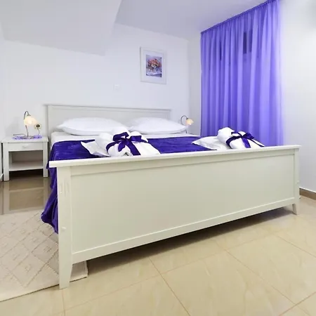 Alleinstehendes Ferienhaus Mit Beheiztem Infinity Pool Und Meerblick Holiday home