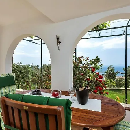 Holiday home Alleinstehendes Ferienhaus Mit Beheiztem Infinity Pool Und Meerblick