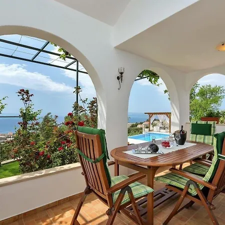 Alleinstehendes Ferienhaus Mit Beheiztem Infinity Pool Und Meerblick * Makarska