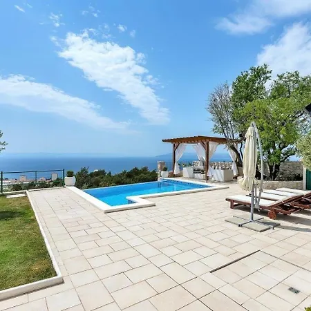 Alleinstehendes Ferienhaus Mit Beheiztem Infinity Pool Und Meerblick Holiday home