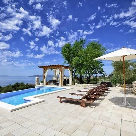 Holiday home Alleinstehendes Ferienhaus Mit Beheiztem Infinity Pool Und Meerblick *